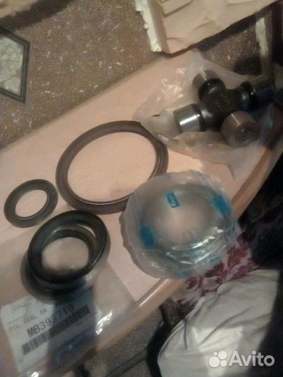 Крестовина для кардана.от Мицубиси L300сальники дл