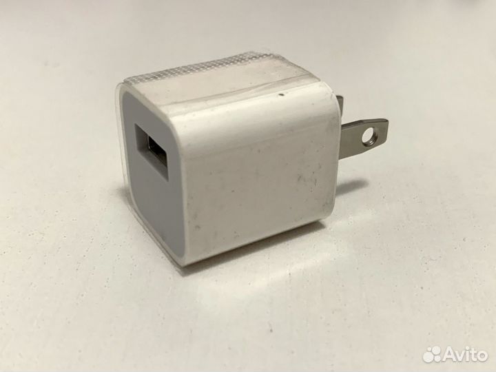 Адаптер Apple для американской розетки