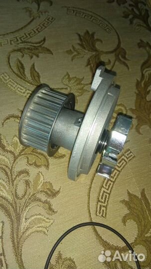 Водяной насос, помпа водяная Hepu для Opel