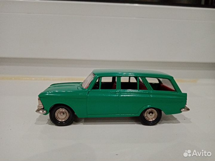 Модель автомобиля москвич СССР