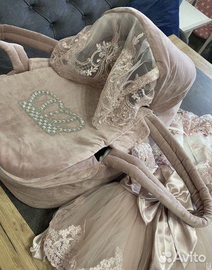 Комплект на выписку для девочки