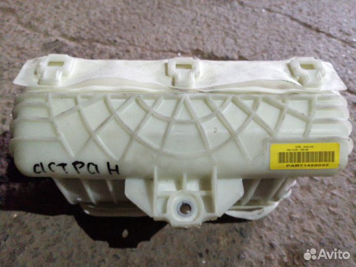 Подушка пассажира передняя правая Opel Astra L48