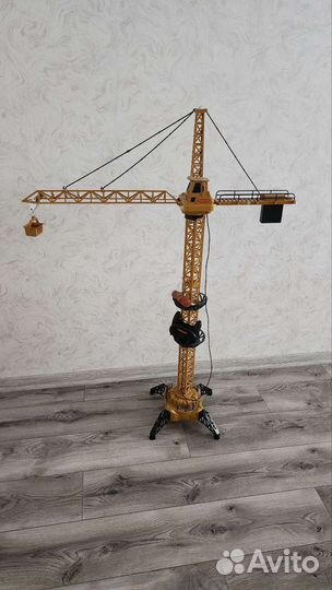 Подъемный кран игрушка