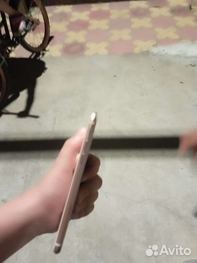 Телефон iPhone 8 64 gb