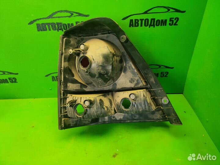 Фонарь задний правый Kia Sorento 1