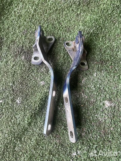 Петли капота (комплект) VW Pssat B4