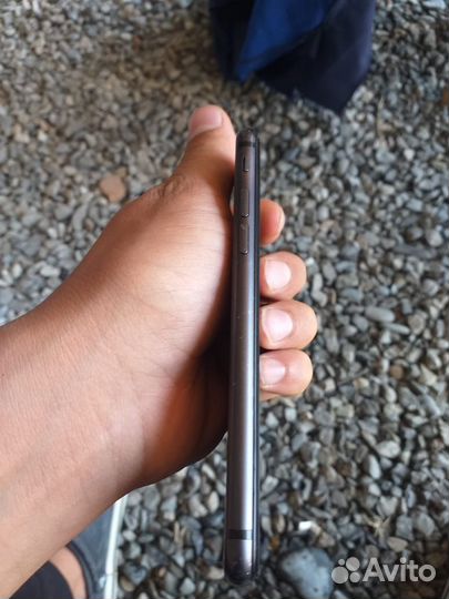 Телефон iPhone 8 64 gb
