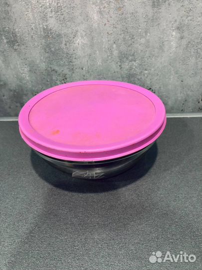 Салатник с крышкой