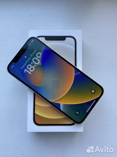 iPhone 12, 64 ГБ