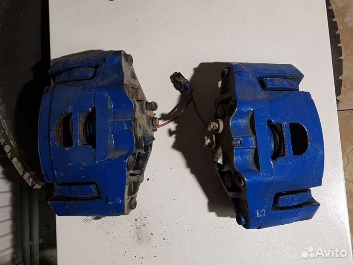 Суппорт тормозной передний Ауди А6 С6