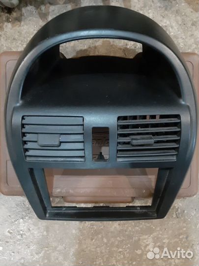 Пластик салона Suzuki ignis 2008