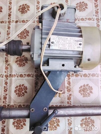 Настольный сверлильный станок