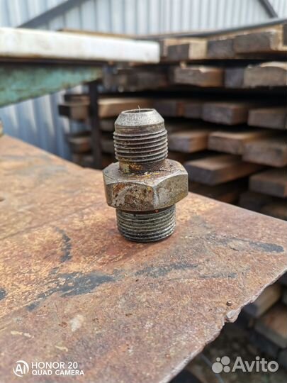 Штуцера различного гидрооборудования спецтехники