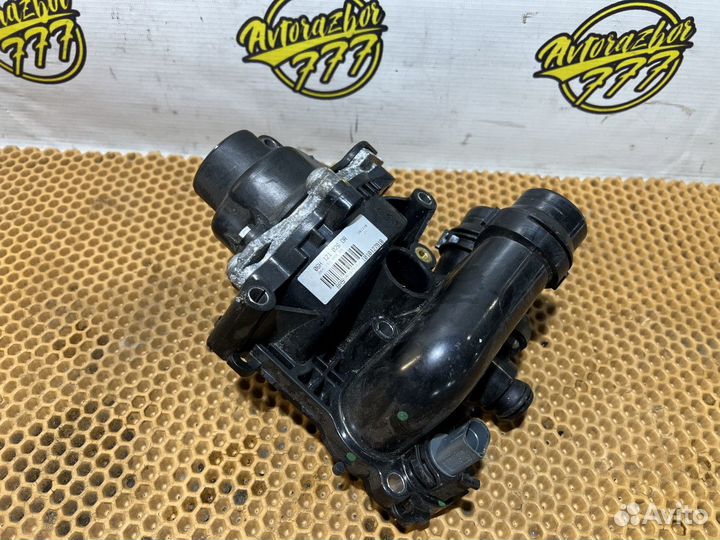 Помпа водяная насос Volkswagen Audi 06H121026DR