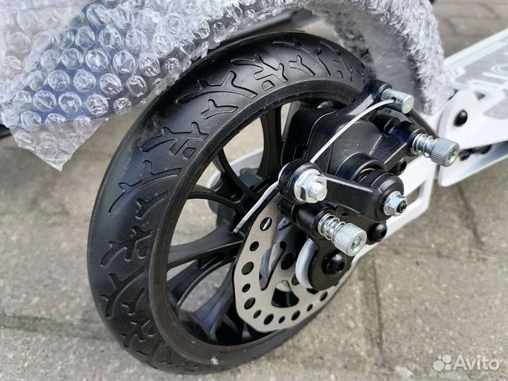 Самокат с ручным дисковым тормозом