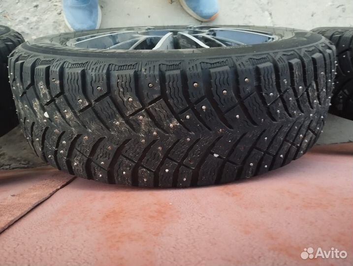 Michelin X-Ice North 4 185/65 R15