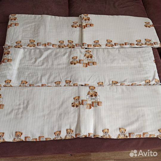 Бортики в кроватку+ пододеяльник и наволочка