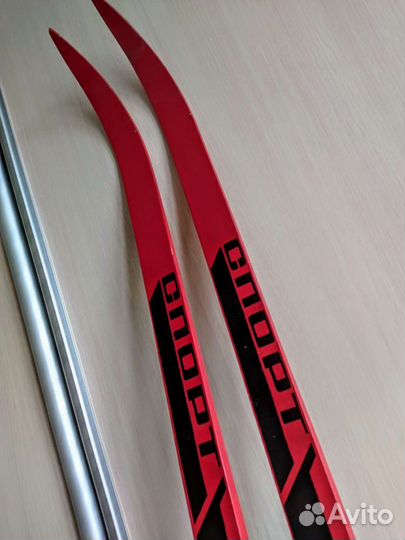 Новые беговые лыжи 205 см