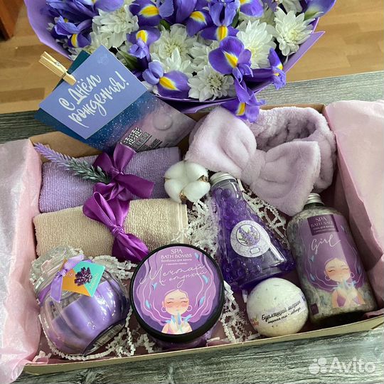 Подарок девушке женщине на день рождения