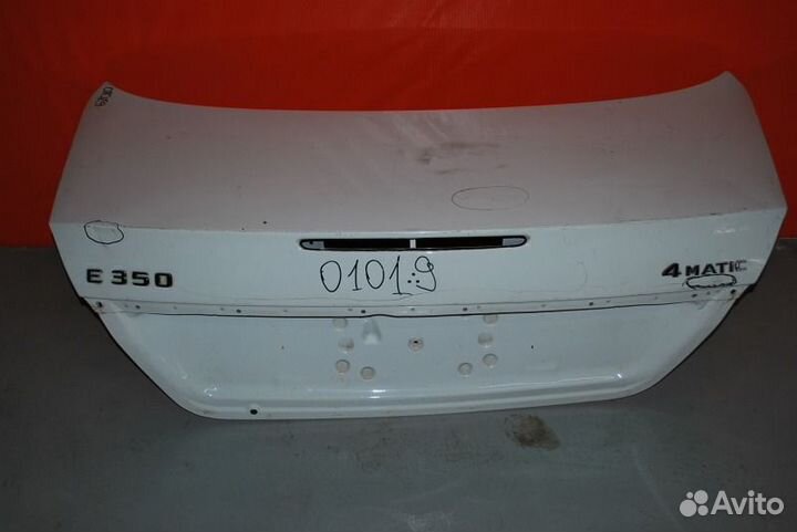 Крышка багажника Mercedes E