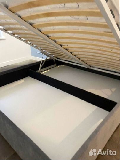 Дизайнерская кровать двуспальная