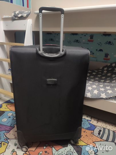 Чемодан на колесах большой
