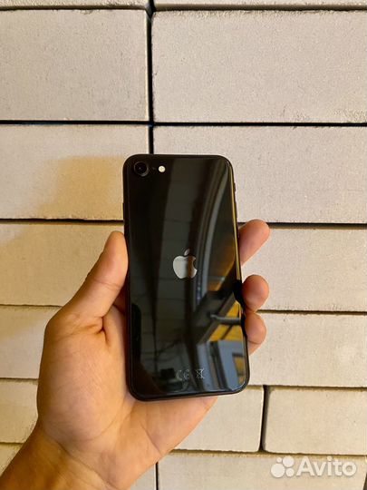 iPhone SE (2020), 64 ГБ