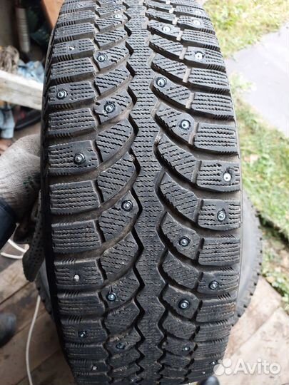 Bridgestone Blizzak Spike-01 195/65 R15