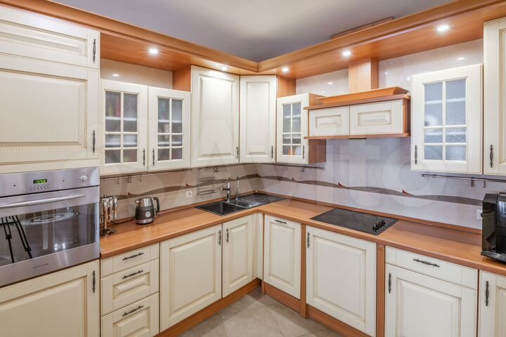 4-к. квартира, 135 м², 17/17 эт.