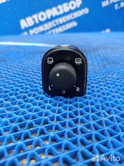 Блок управления зеркалами Volkswagen Passat B7