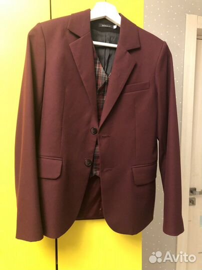 Пиджак бордовый школьный
