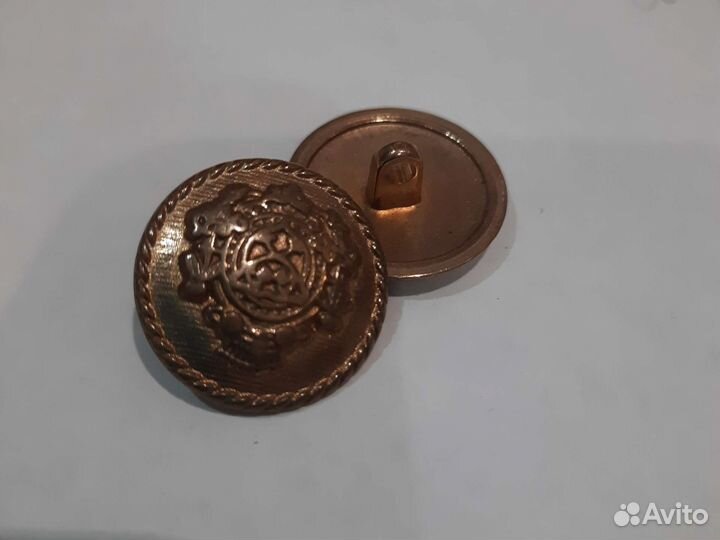 Пуговицы 2 шт металличиские на ножке 2,3 см