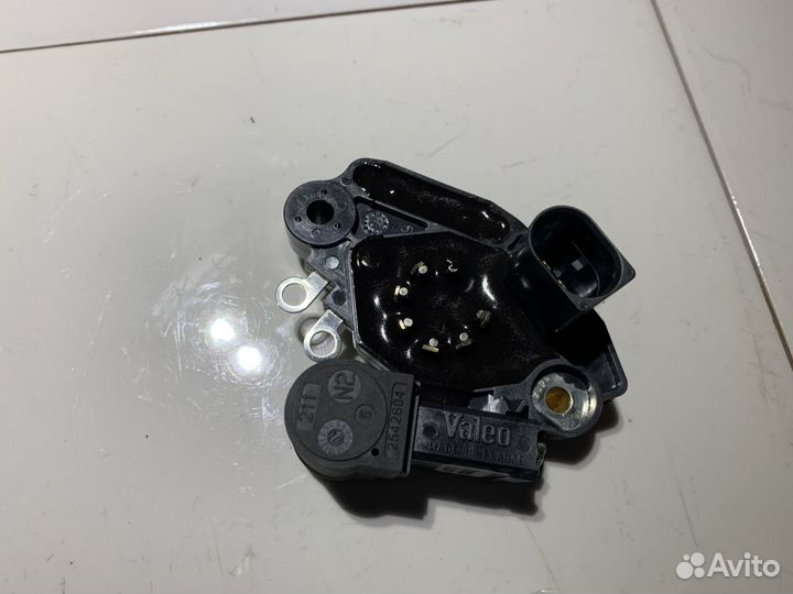 Регулятор генератора Skoda Octavia Seat Leon 99-06