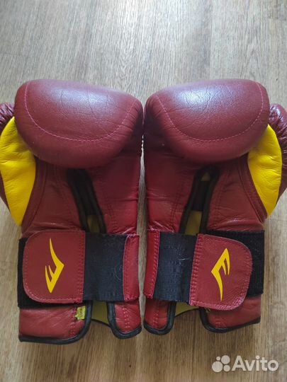 Боксерские перчатки Everlast Elite Hook pro