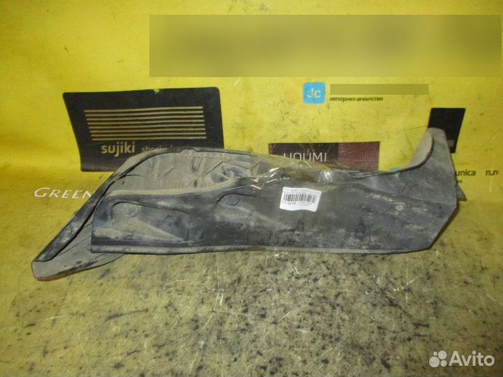 Подкрылок задний Toyota Sienta NHP170