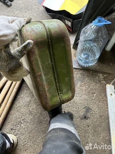 Канистра 20 литров железная