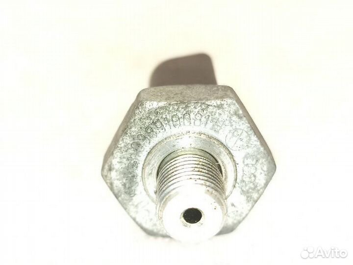 Датчик давления масла двс Audi A5 8T 2.0 cdnc 2010