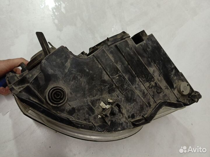 Volkswagen Polo 2006 передняя фара с правой