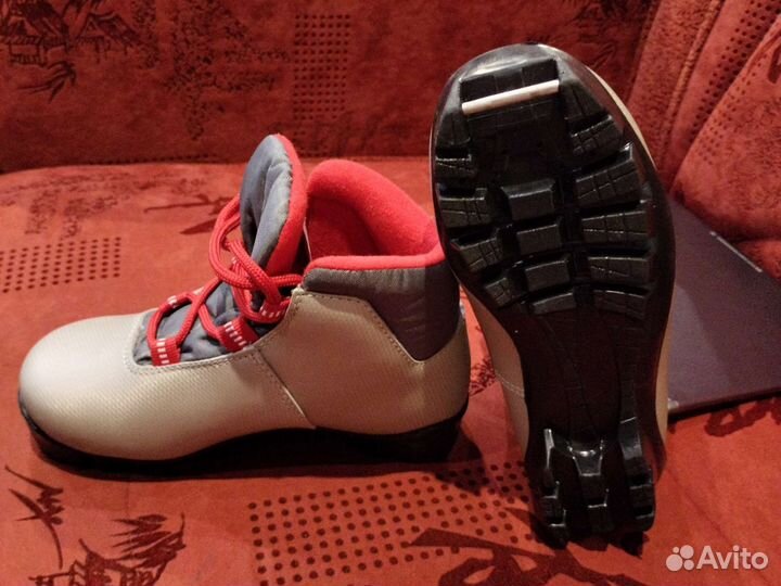 Лыжные ботинки