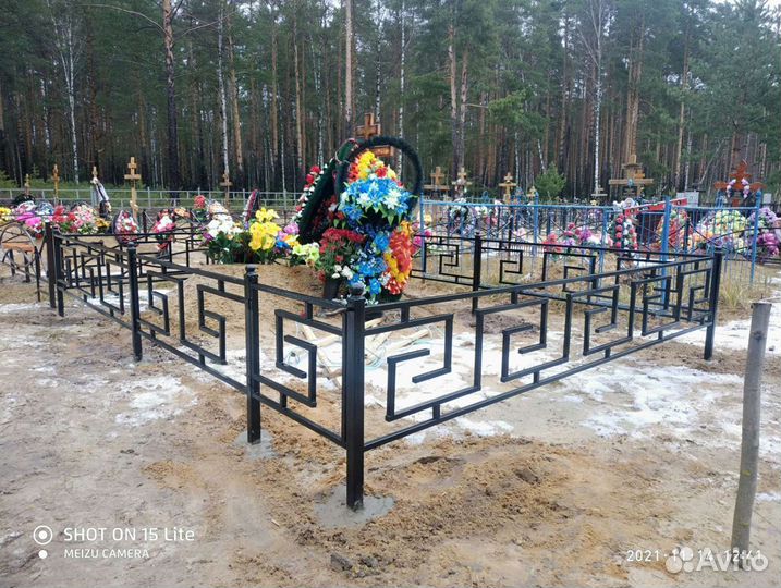 Оградки, памятники