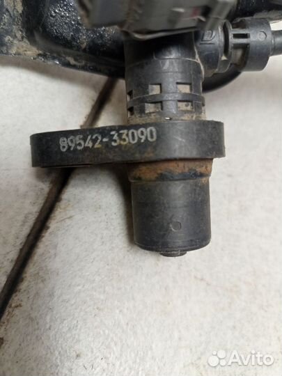 Датчик ABS передний 8954233090