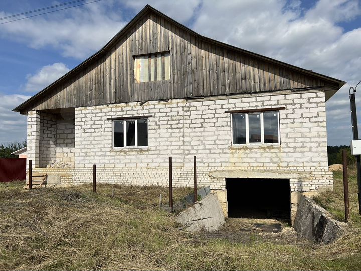 Дом 191 м² на участке 8,5 сот.