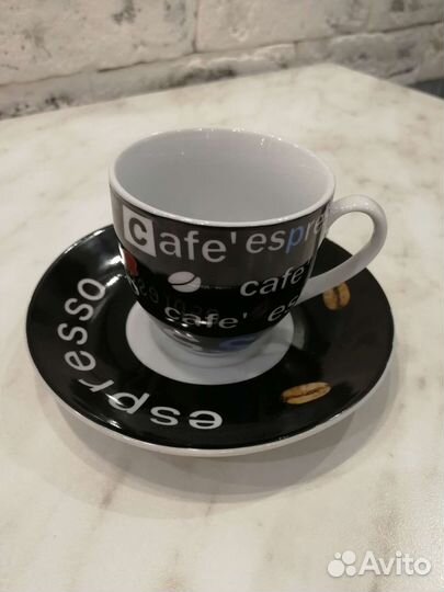 Набор кофейных чашек с блюдцем