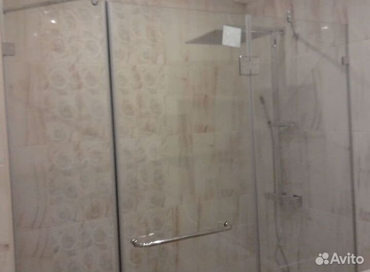 Шторка на ванну стеклянная