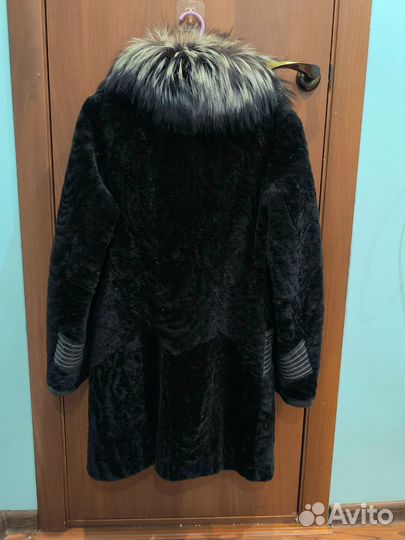 Шуба мутоновая с чернобуркой, размер S
