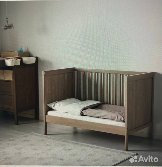Детская кроватка IKEA с матрасом и бортиками