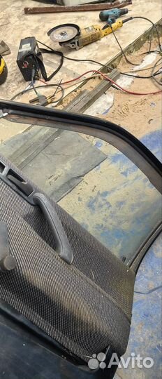 Передний правый стеклоподъёмник на пассат б3