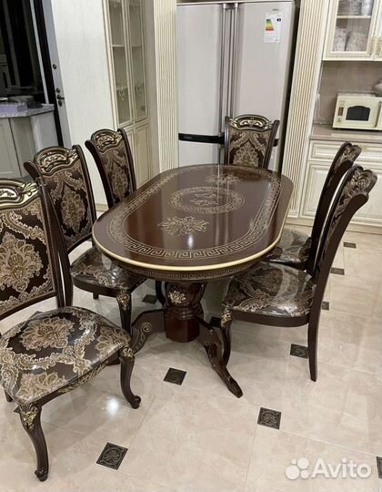 Столы и стулья