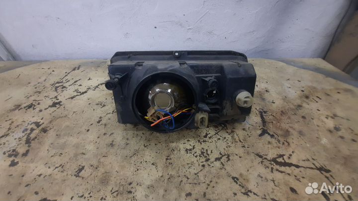 Фара правая ваз 2105