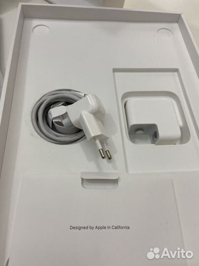 Apple MacBook air 13 2020 m1 8/256gb 99% АКБ